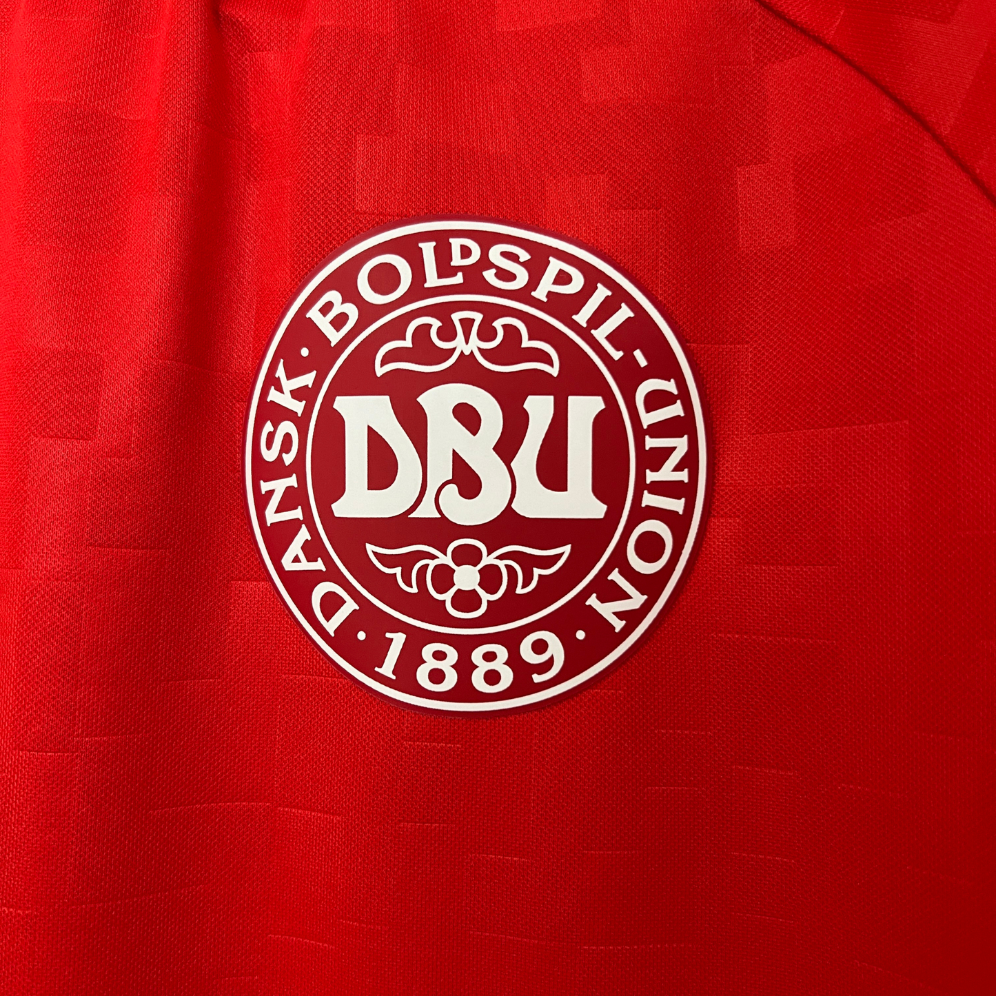 Camiseta local de Dinamarca 2024, versión para aficionados 