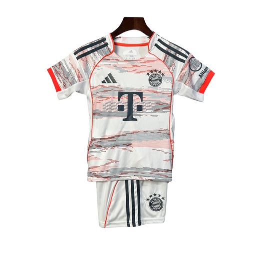 Kit Bayern Munich II 25/26 Infantil