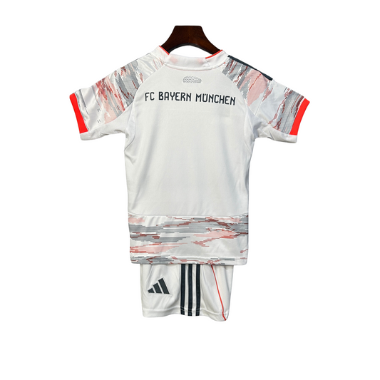 Kit Bayern Munich II 25/26 Infantil