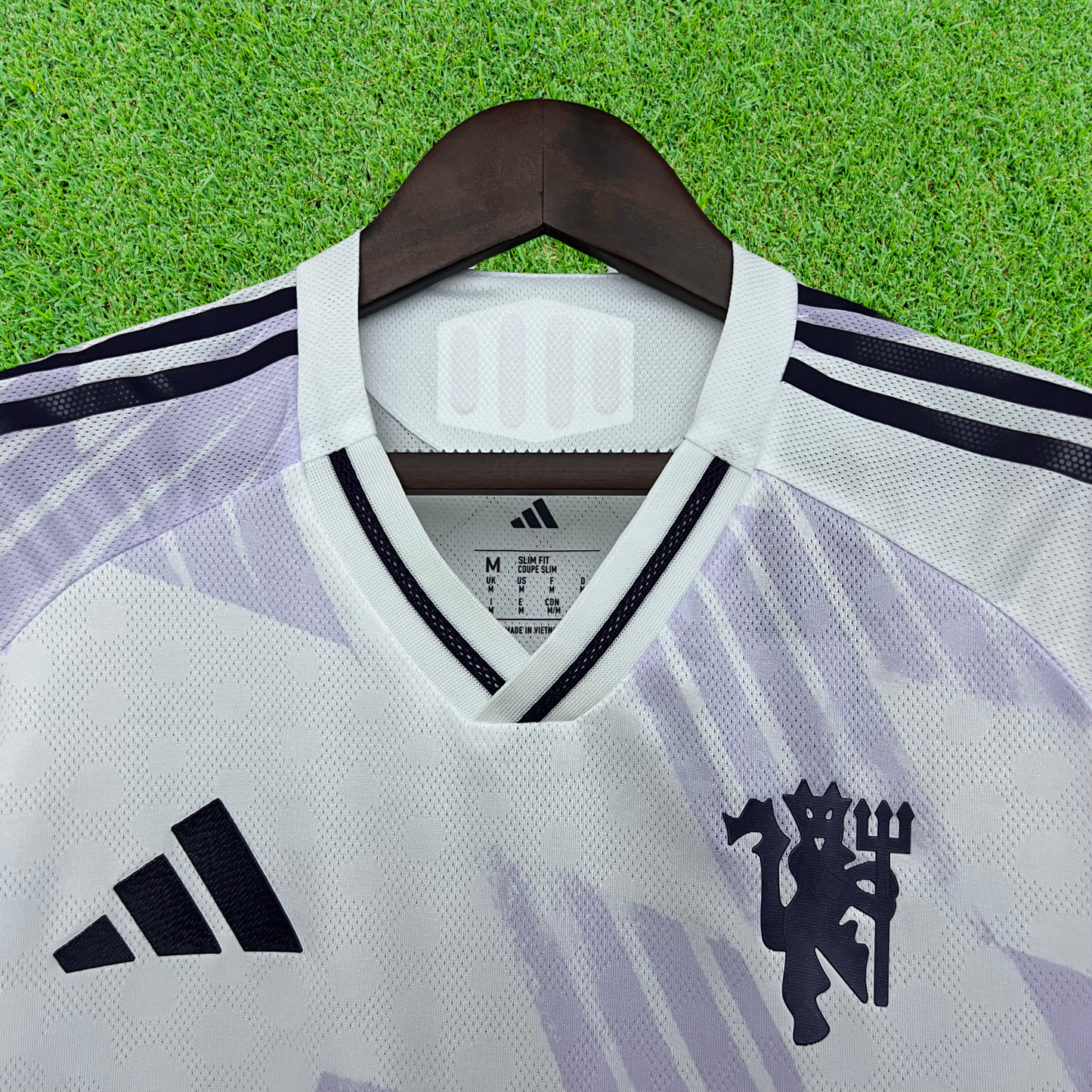 Manchester United Away Shirt 25/26 Fan Version