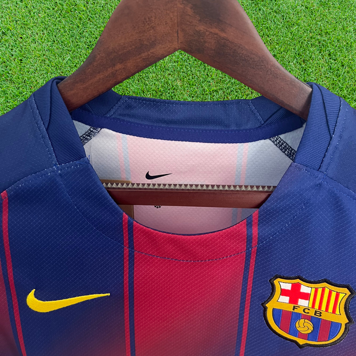 Barcelona Home Jersey 25/26 Women's Fan Version 