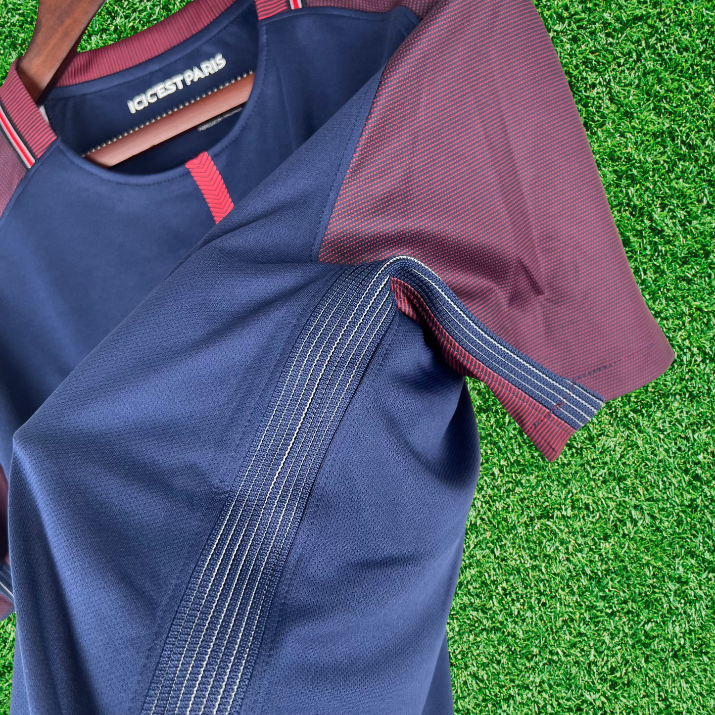 Paris Saint-Germain FC (PSG) Home Jersey 17/18 Retro