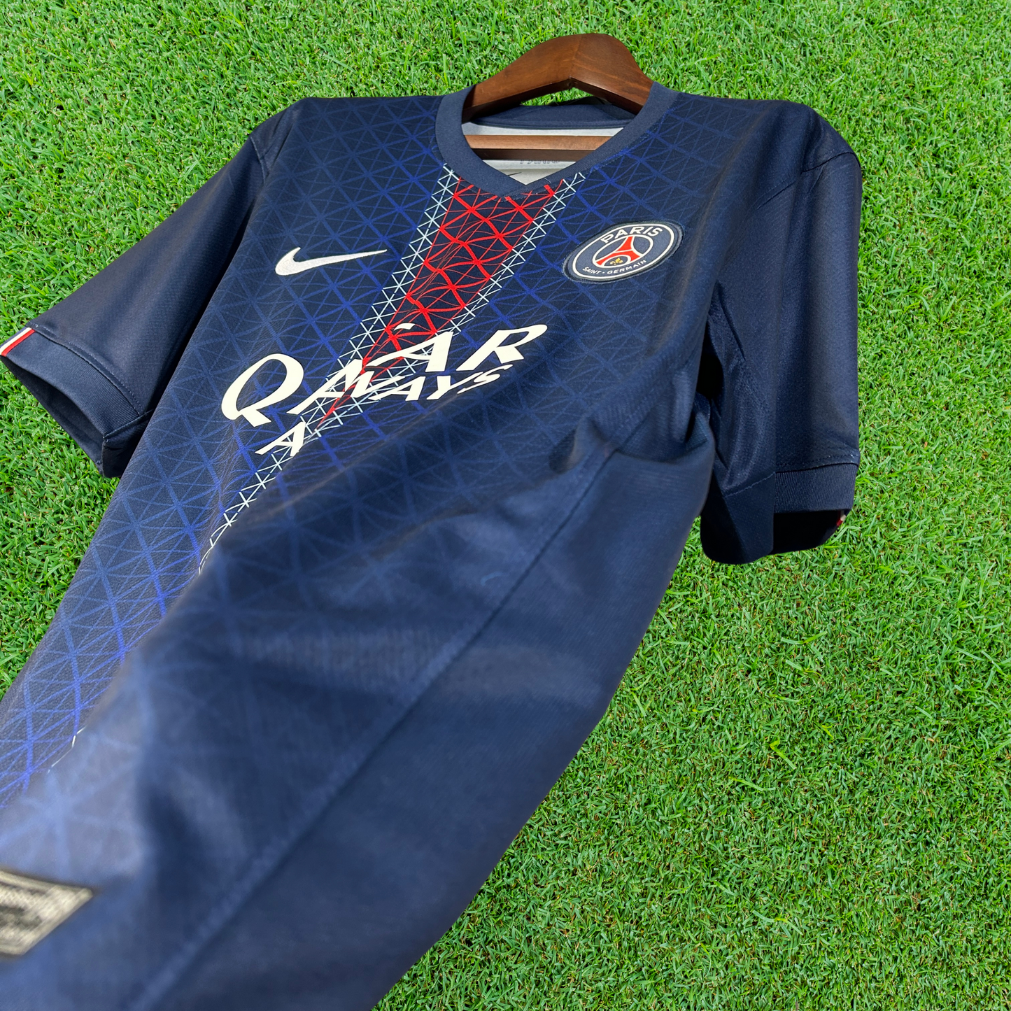 Camiseta local del Paris Saint-Germain FC (PSG) 25/26, versión para aficionados 