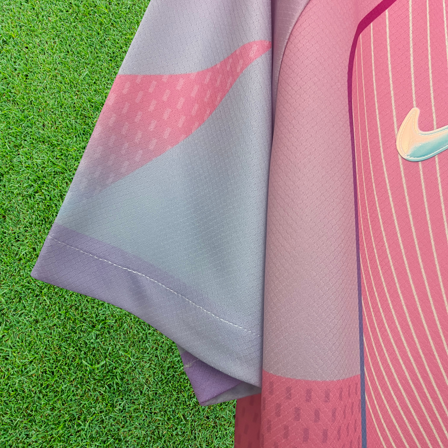 Barcelona Pink Jersey 25/26 Fan Version