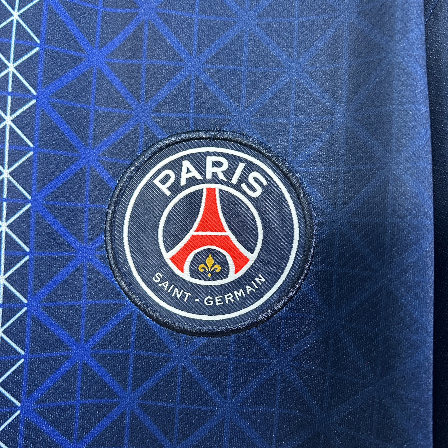 Camiseta local del Paris Saint-Germain FC (PSG) 25/26, versión para aficionados 