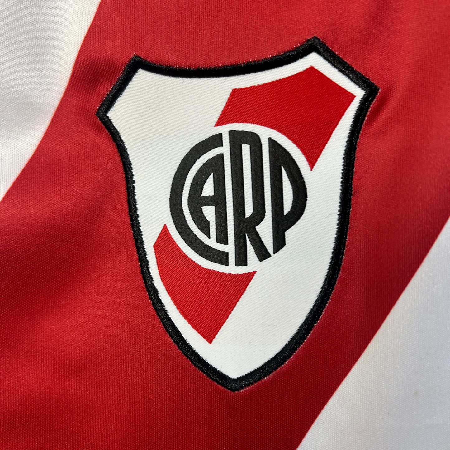 Camiseta local de River Plate 25/26 versión para aficionados 