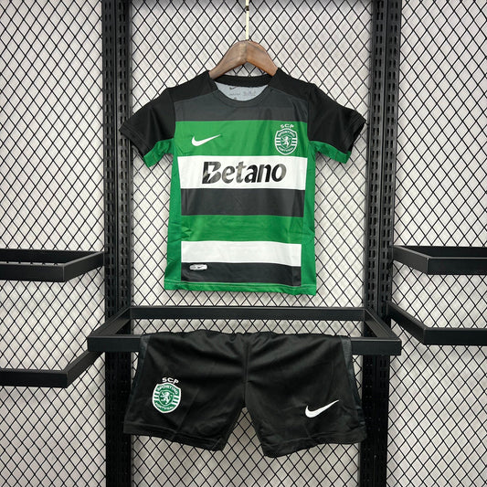 Conjunto Infantil Sporting Principal 2024/25 - ÚLTIMAS UNIDADES! 🔥💚